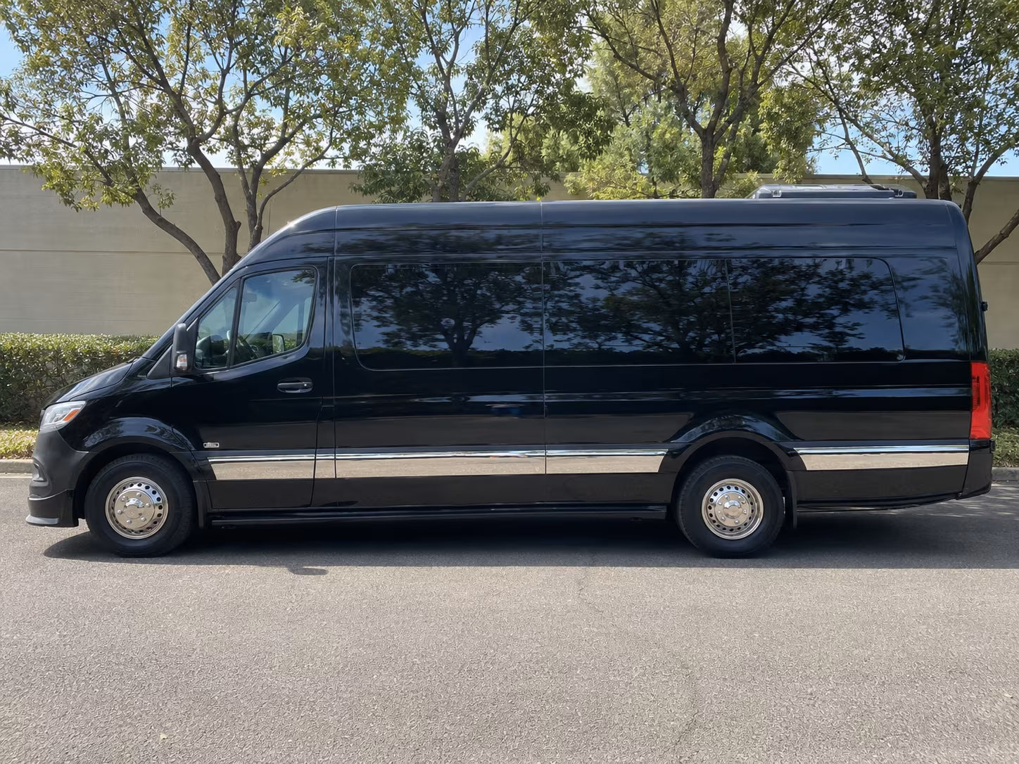 book a bus for your next airport transfer 4