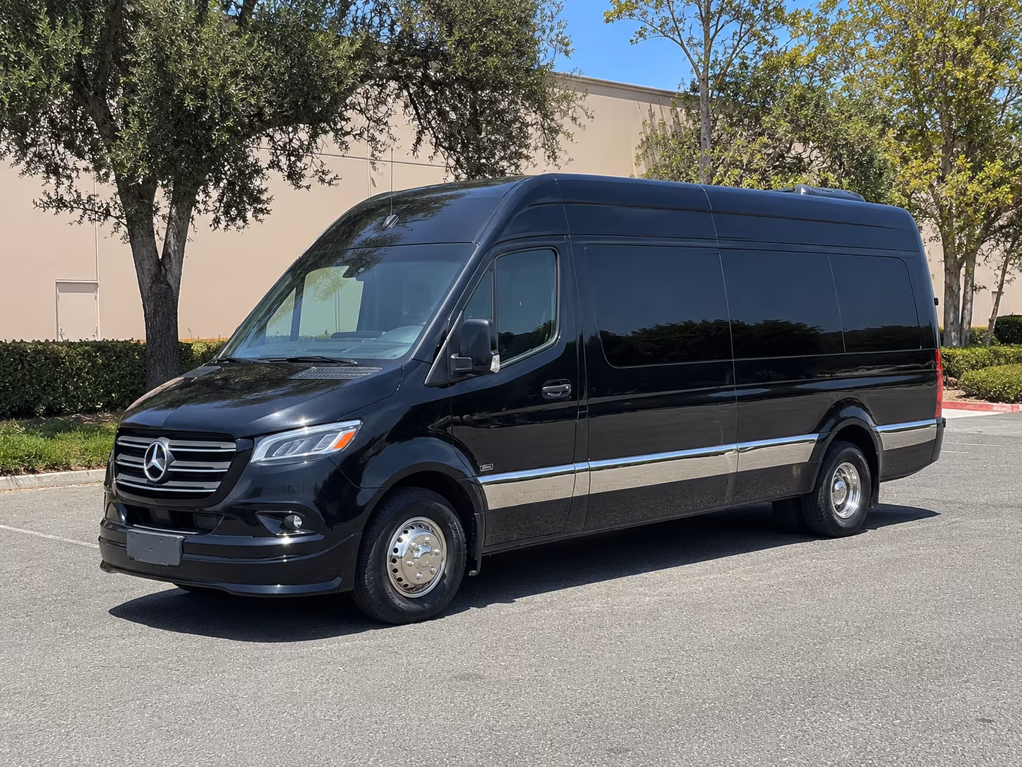 book a bus for your next wine tour 1