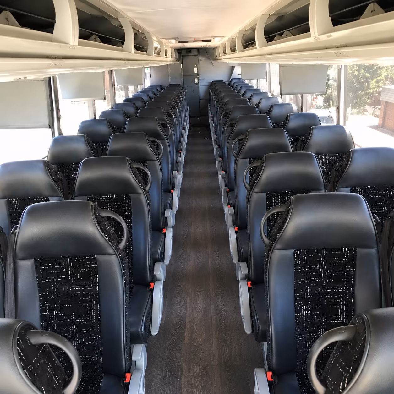 charter buses for wilmington winery and vineyard group tours