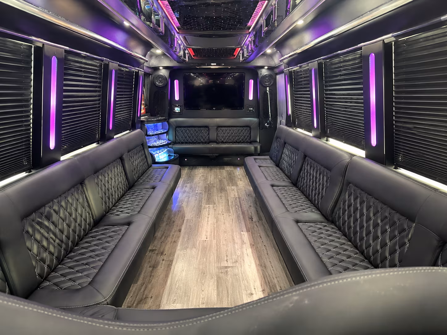 field trip buses for wilmington area college campus visits