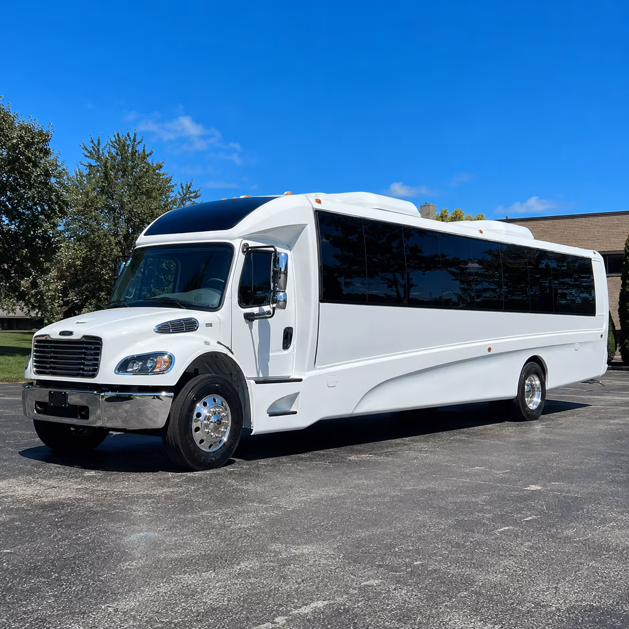 wilmington 20 passenger minibus